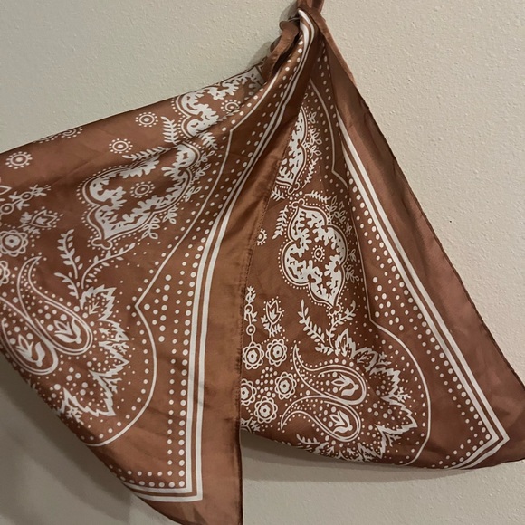 Scarf - Picture 2 of 2